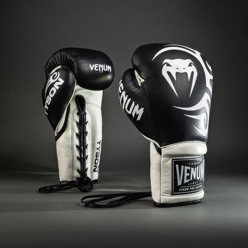 Šněrovací boxerské rukavice VENUM Giant 2.0 Mike Tyson - černé