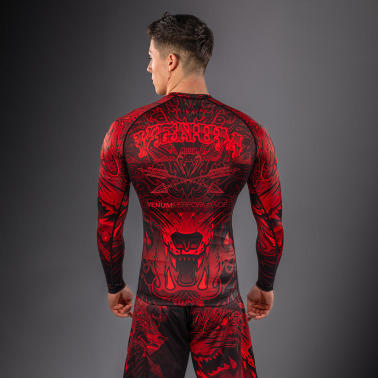Rashguard VENUM Dl. rukáv Wolf Atak - černo/červený