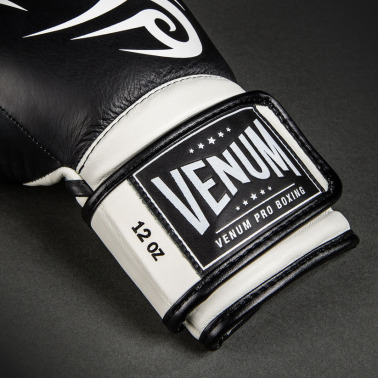 Boxerské rukavice VENUM Giant 2.0 Mike Tyson - černé