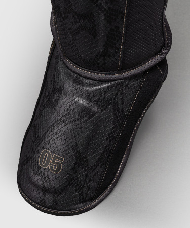 Chrániče holení VENUM Impact Evo Scales - Dark Grey